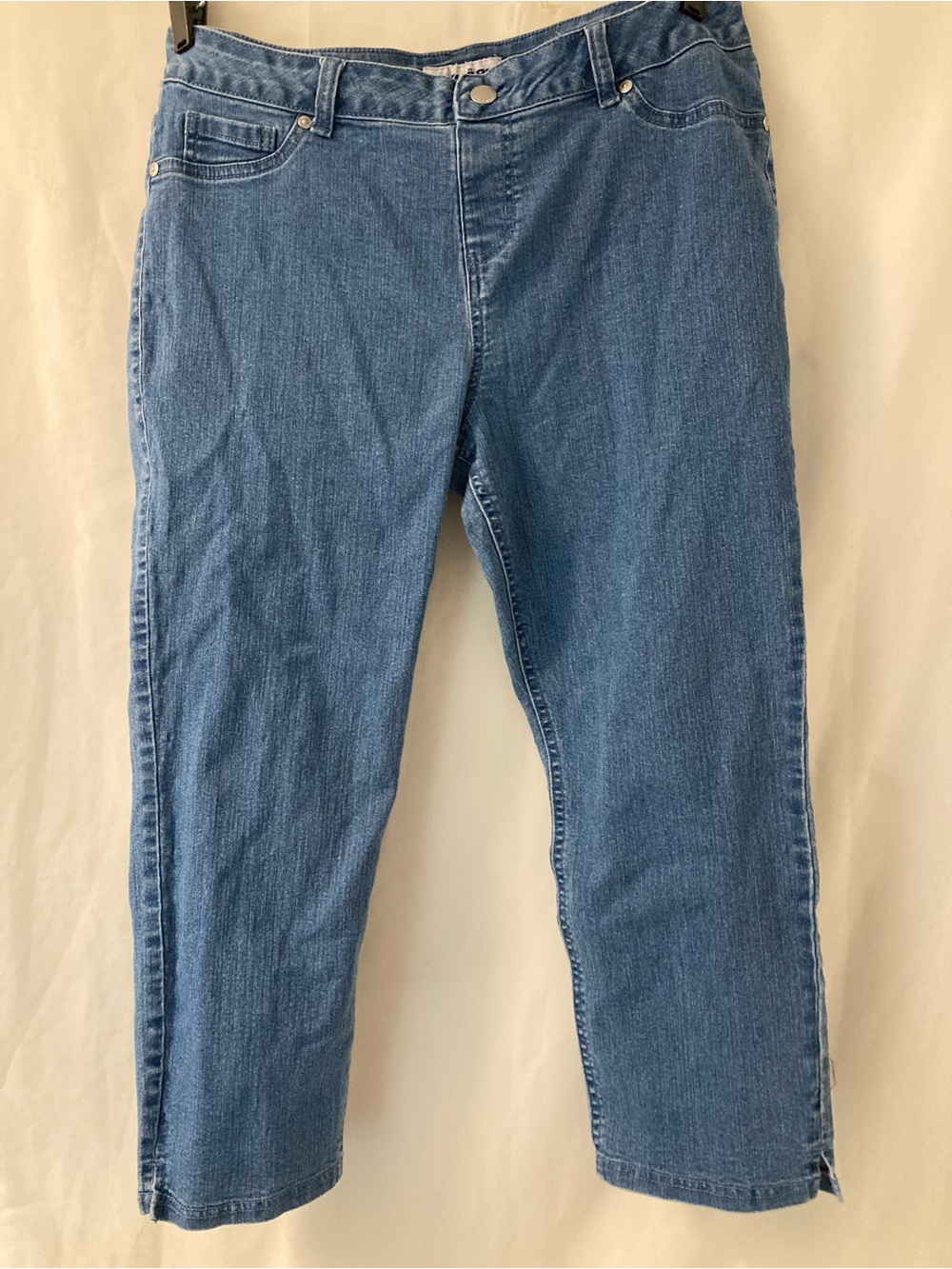 Nygård Women’s Size 16 Stretch Denim Capri Jeans Medium Wash